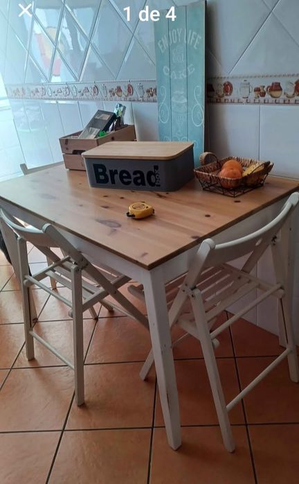 Mesa de cozinha Ikea com 4 cadeiras