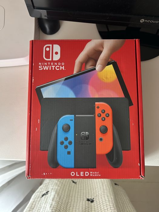 Nintendo Switch 64 GB OLED + gratis