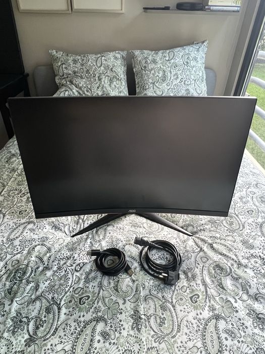 Monitor Gaming Curvo 27" AOC 240Hz – Como Novo sem Caixa