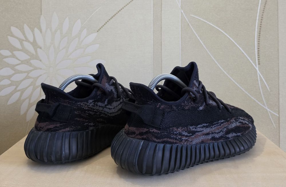 Чоловічі кросівки Adidas Yeezy Boost 350 V2 оригінал р.40