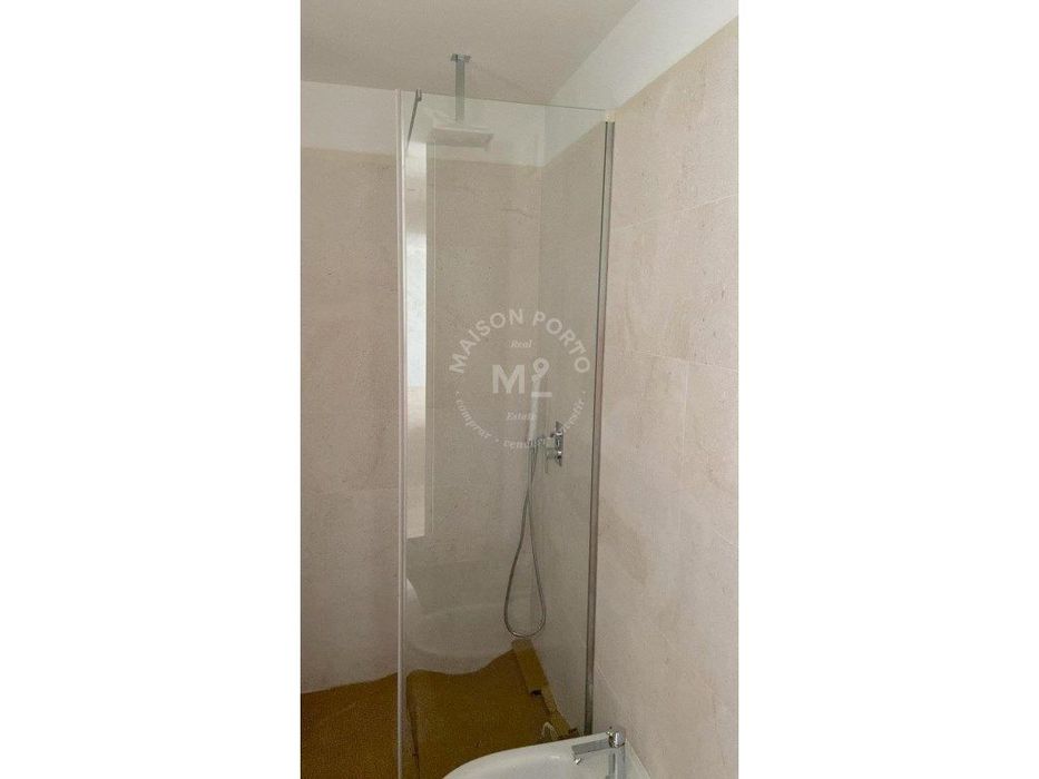 Apartamento T3 com Suite, Varanda com churrasqueira e Box de Garage...
