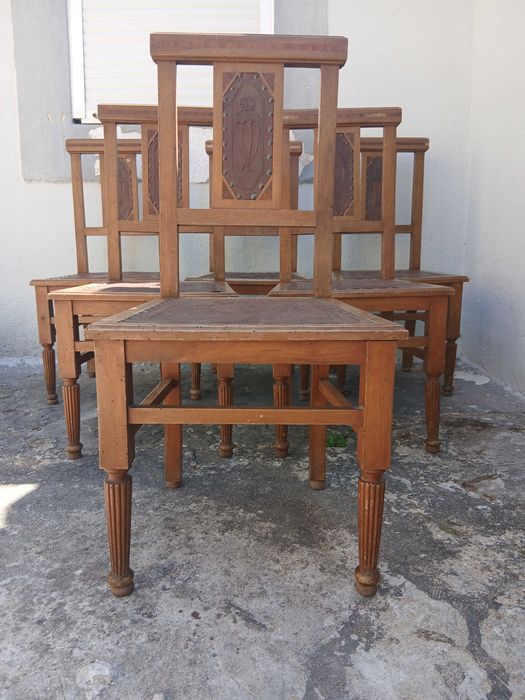 Cadeiras antigas madeira e couro 6