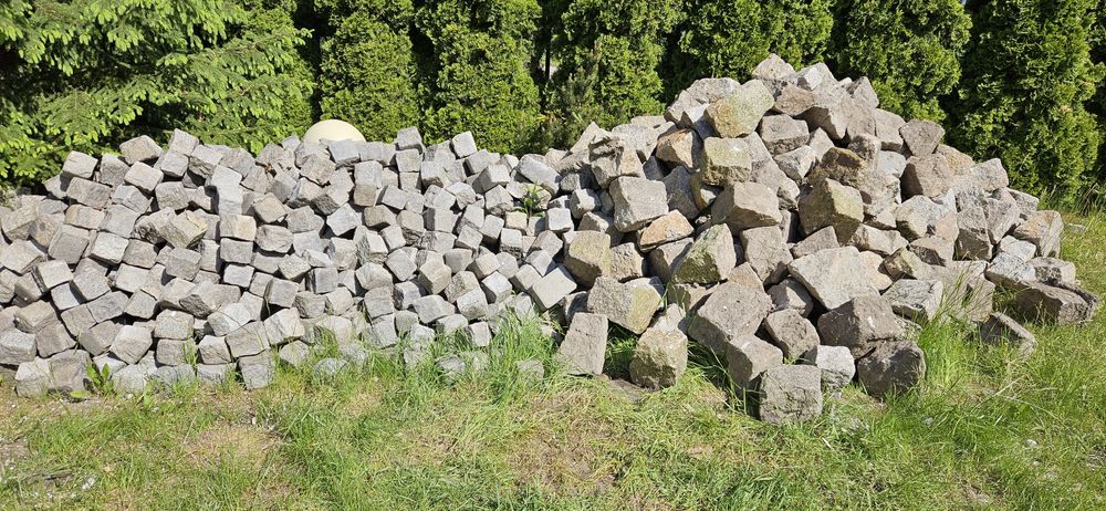 Kostka granitowa mała i duża