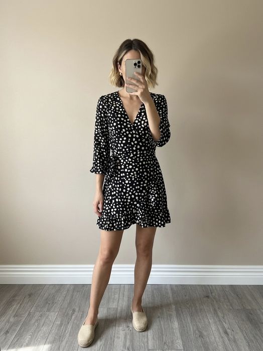 Sukienka kopertowa w grochy 34