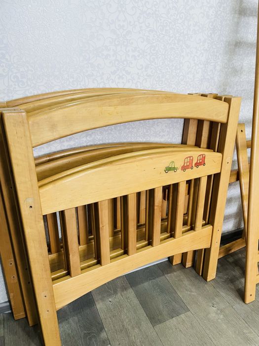 Продам двоповерхове ліжко
