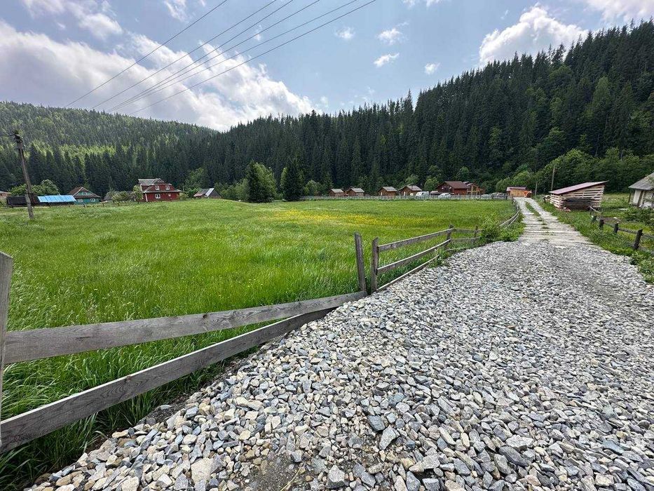 Вигідна пропозиція в першій лінії ділянка в Поляниці поруч з Буковелем