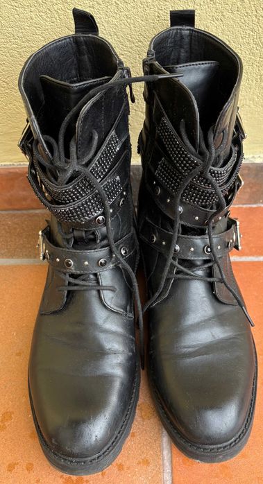 Buty sznurowane