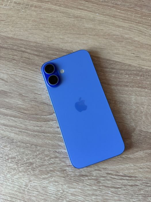 iPhone 16 plus niebieski