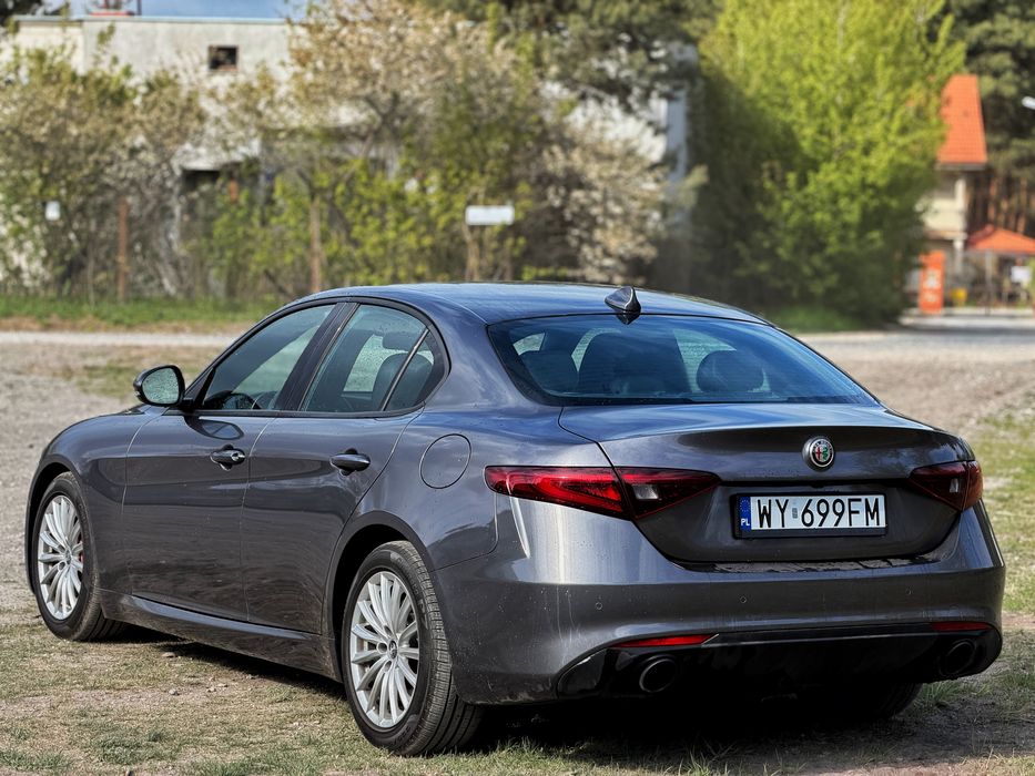 Alfa Romeo Giulia 2023 – stan jak nowy