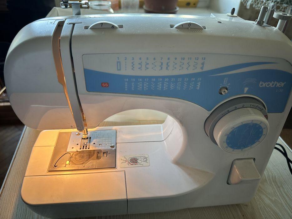 Швейна машина Brother L-30