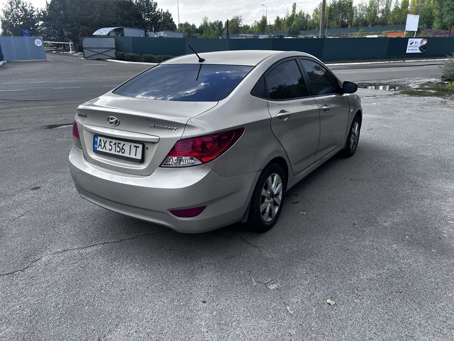 Hyundai Accent 2012