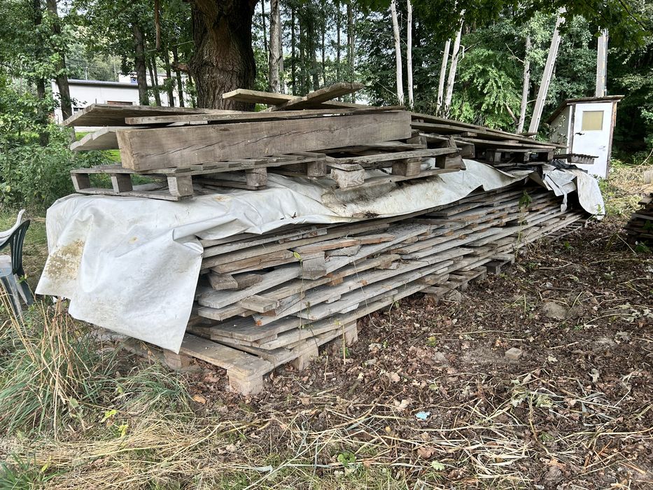 Deski szalunkowe, koliki, sztemple po budowie