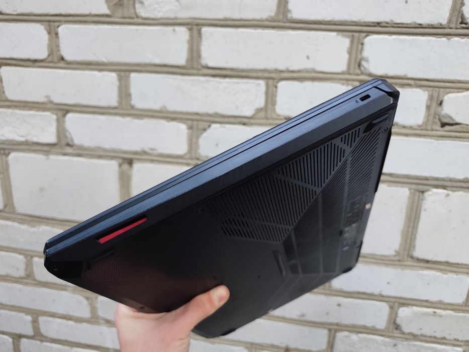 17.3" Ігровий ноутбук ASUS Tuf (Ryzen 5 3550H/16/500/GTX 1650 4gb)