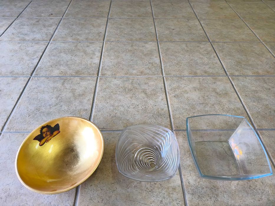 Taças e saladeiras variadas