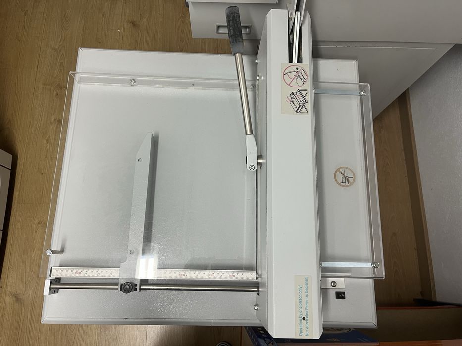 Guilhotina manual