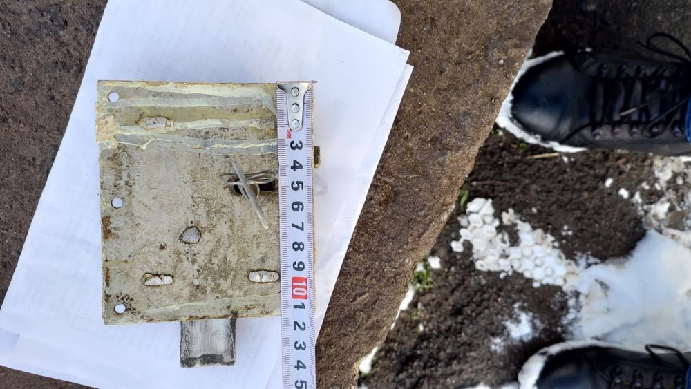 Дверной замок с предохранителем