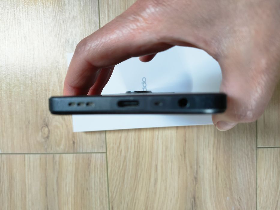 OPPO A78 128 GB czarny – bardzo dobry stan, komplet akcesoriów