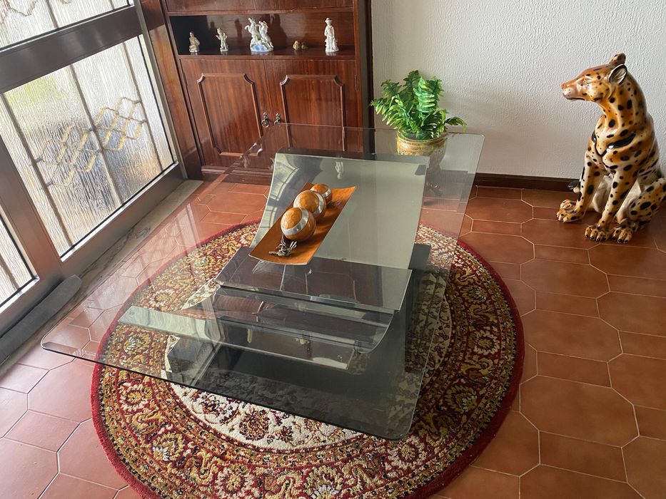 Mesa de centro em vidro