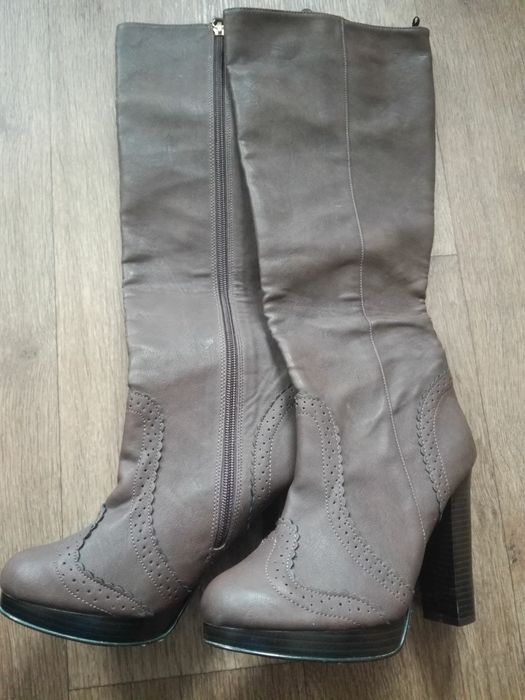 Продам жіночі чоботи