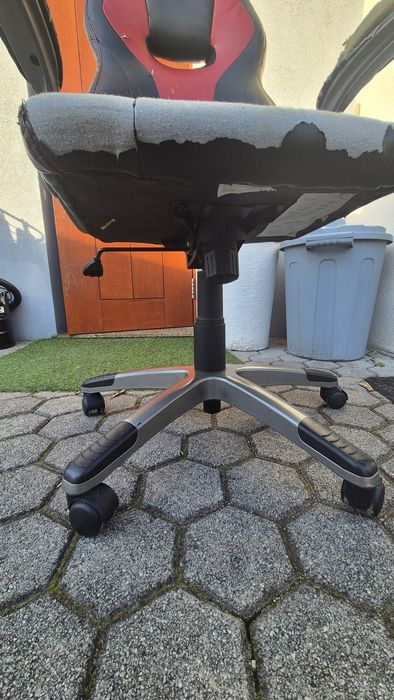 Cadeira gaming com algum uso