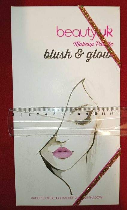 Makeup zestaw kosmetyków cienie róż bronzer eleganckie prezent make-up