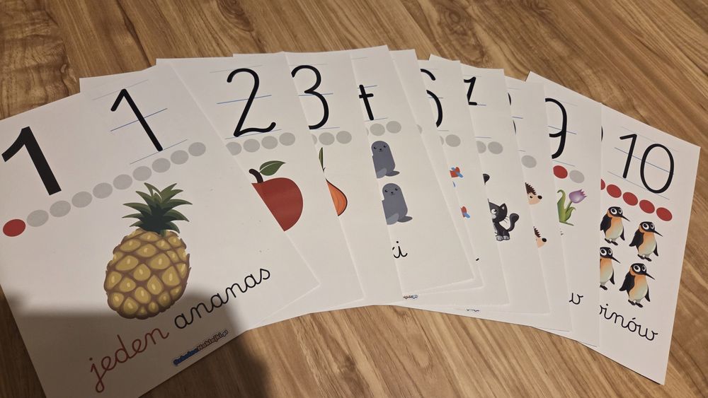 Zestaw plansz z cyframi szkoła monografia