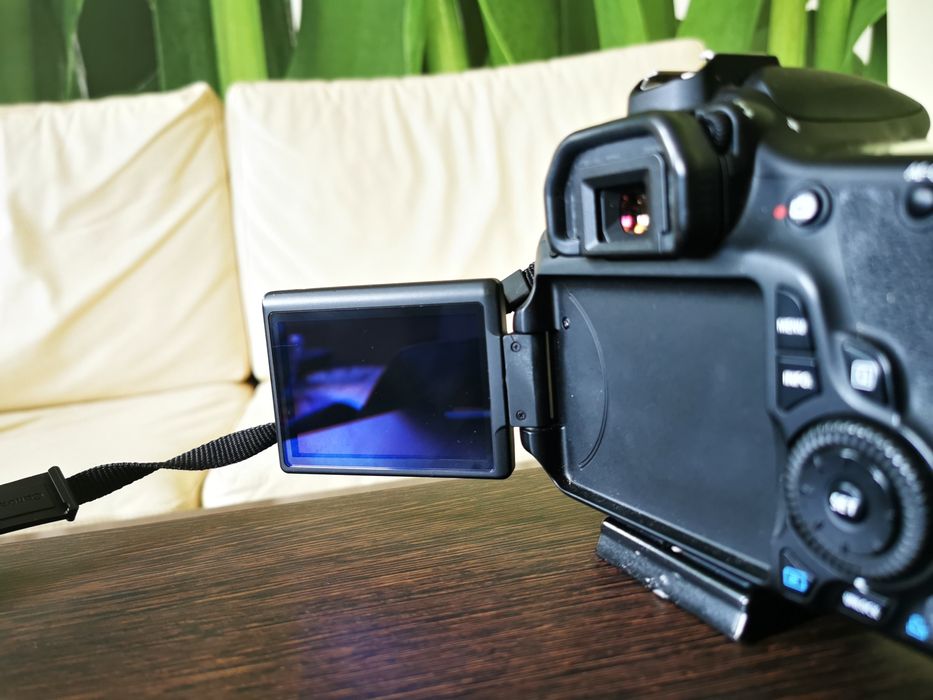 Canon 60d+Tamron 70-300+Canon 50 1.4+Canon430ex+Gratis