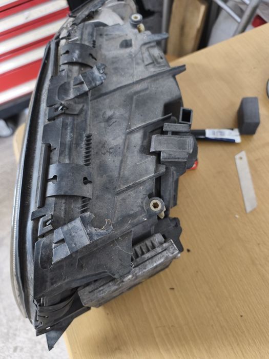 Audi A8 S8 D2 lampy ksenon