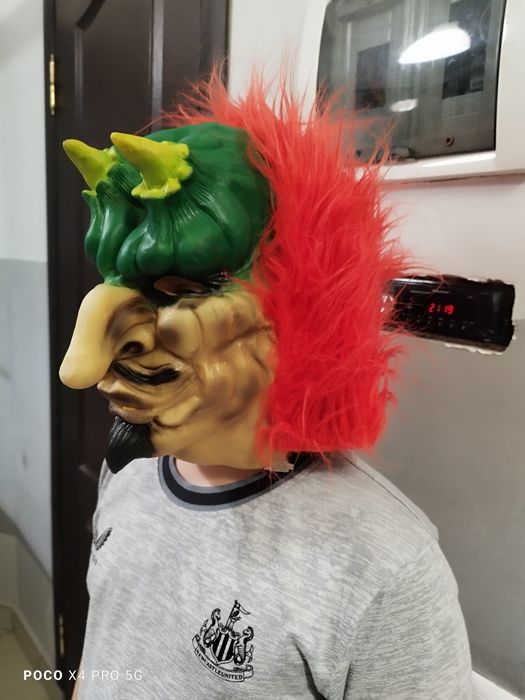 Маска на Хеллоуїн