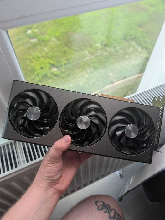 Відеокарта Sapphire Radeon RX 7800 XT 16 GB