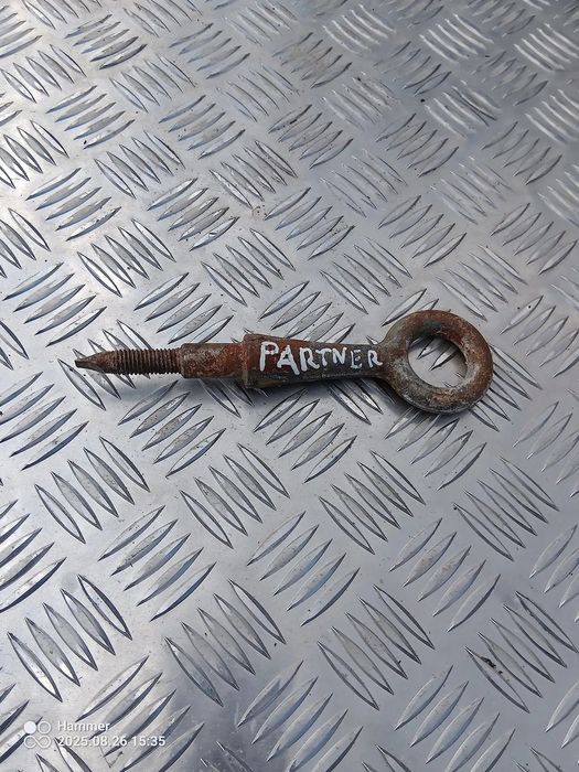 PARTNER II BERLINGO III wkrętka ucho holownicze