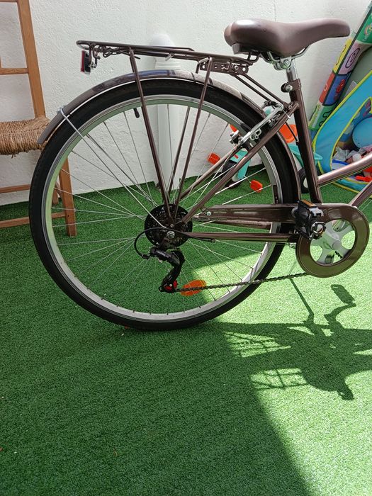 Bicicleta BERG Amsterdam – Como Nova, Pouco Usada, Cesto e Cadeado Incluídos
