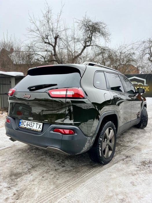 Продам позашляховик jeep
