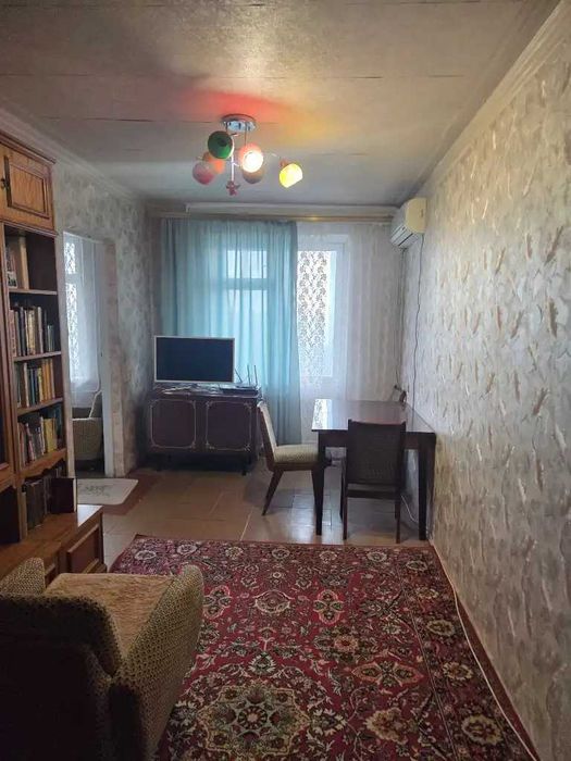 Продам 4к квартиру, косметичний ремонт, вул.Янтарна Лівий берег