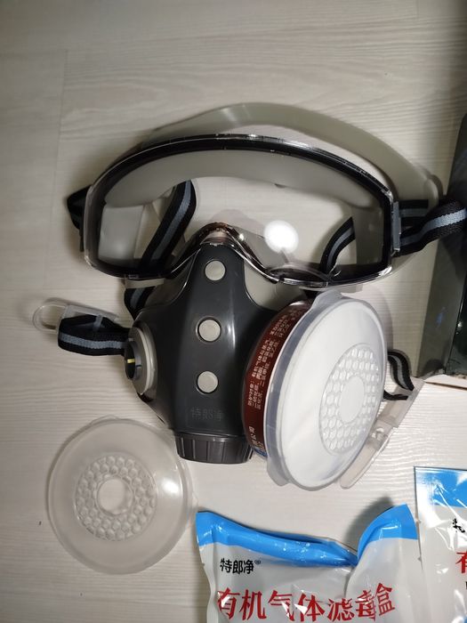 Маска захисна суцільна