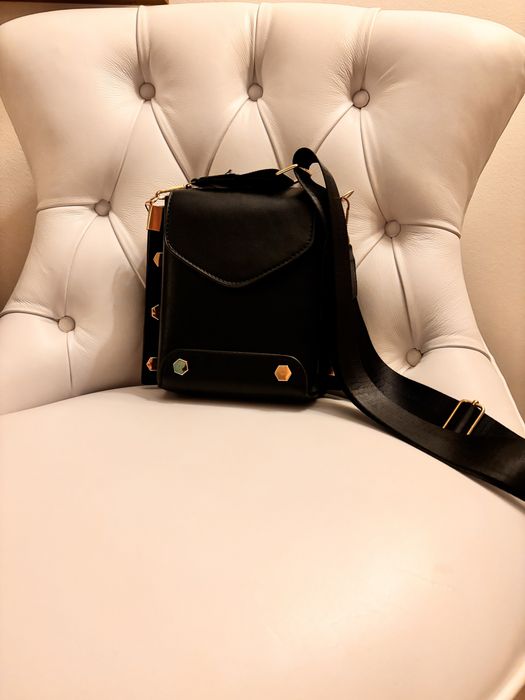 Mala preta nova com alça à tiracolo