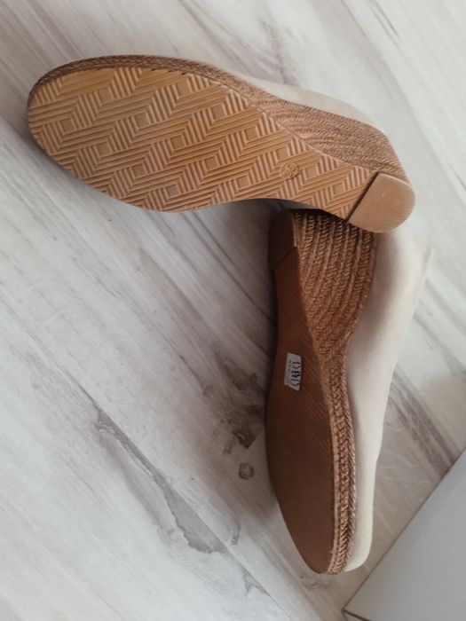 Buty beżowe damskie 36