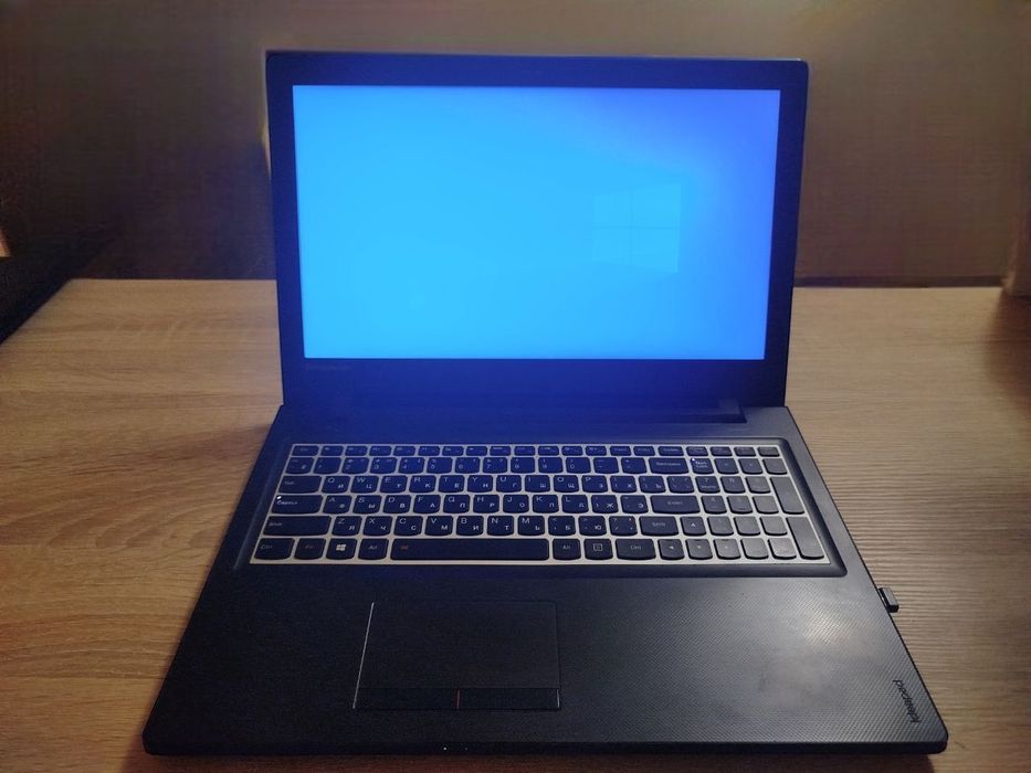 Ноутбук Lenovo IdeaPad 300-15ISK (2016) - ідеальний стан! i3-6100U/8GB