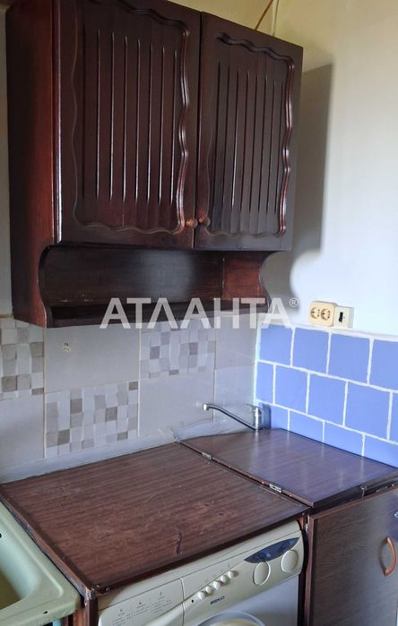 Комната в коммунальной квартире на среднем этаже  в Лузановке