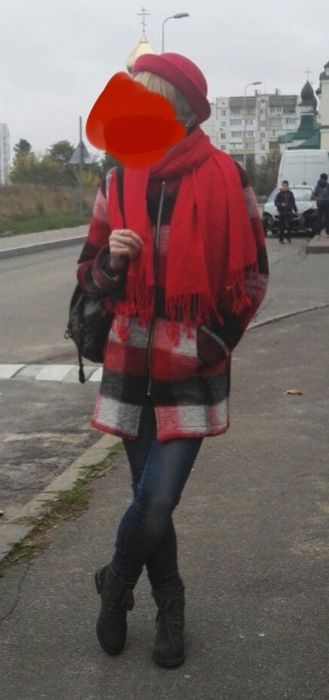 Жіночий капелюшок червоний