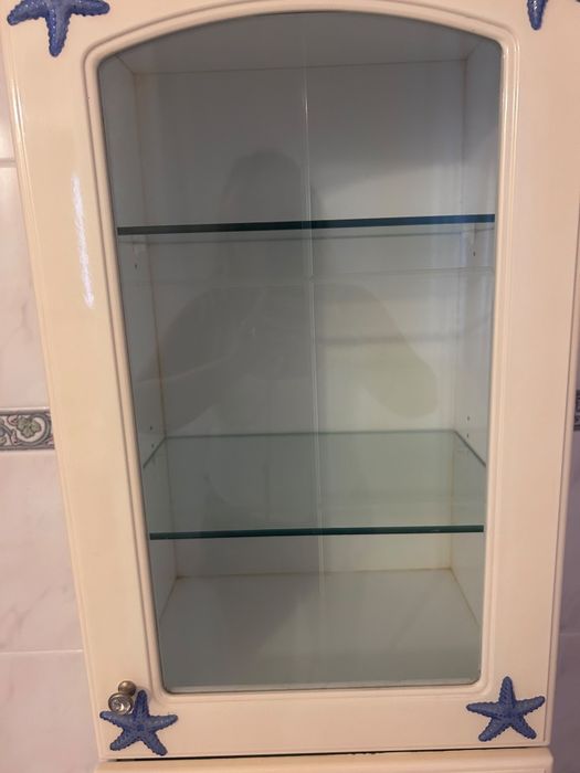 Móvel de apoio a WC