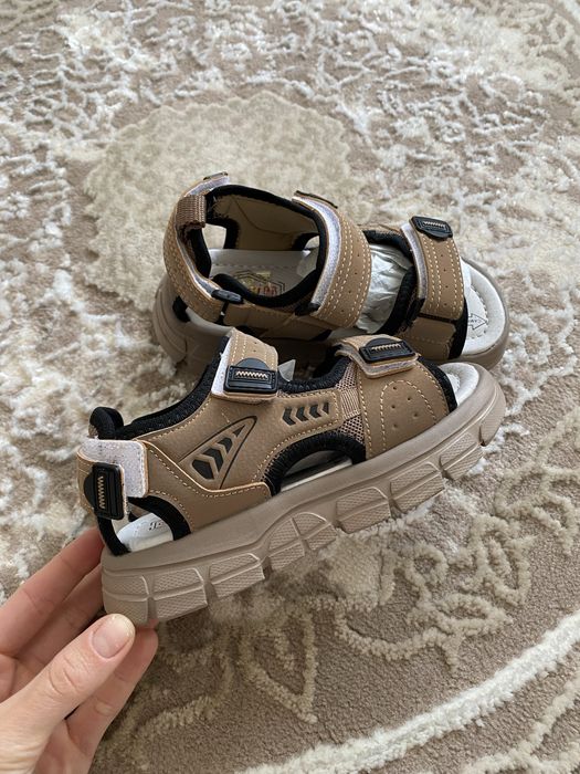 Босоніжки для хлопчика бежеві 27 розмір