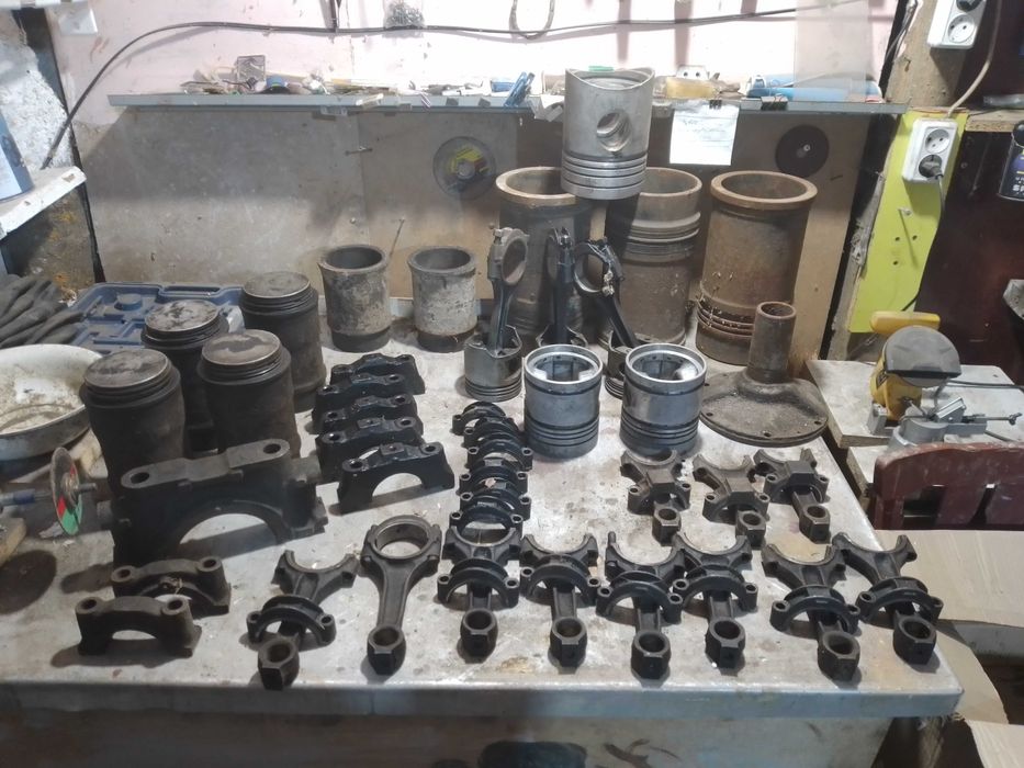 поршні шатуни ямз мтз уаз газ 66,газ53