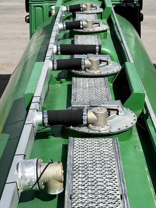 Напівпричіп цистерна ADR/бочка бензовоз/паливна цистерна