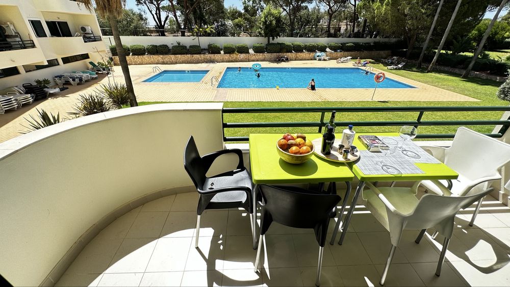 Apartamento T2 Férias Albufeira 6 Pax | Praia da Oura/Sta Eulália 5min | Condomínio Luxo c/ Piscinas+Garagem+AC | Proprietário - Desde 750€/sem