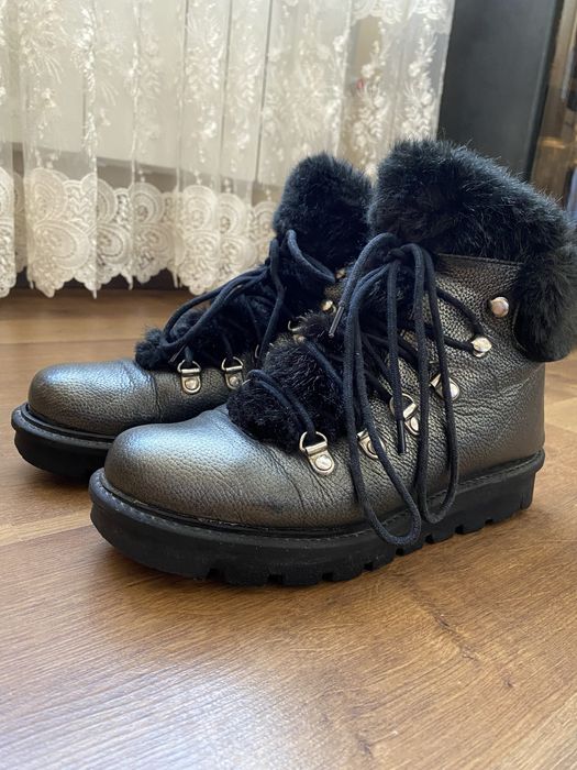 Женские зимние ботинки