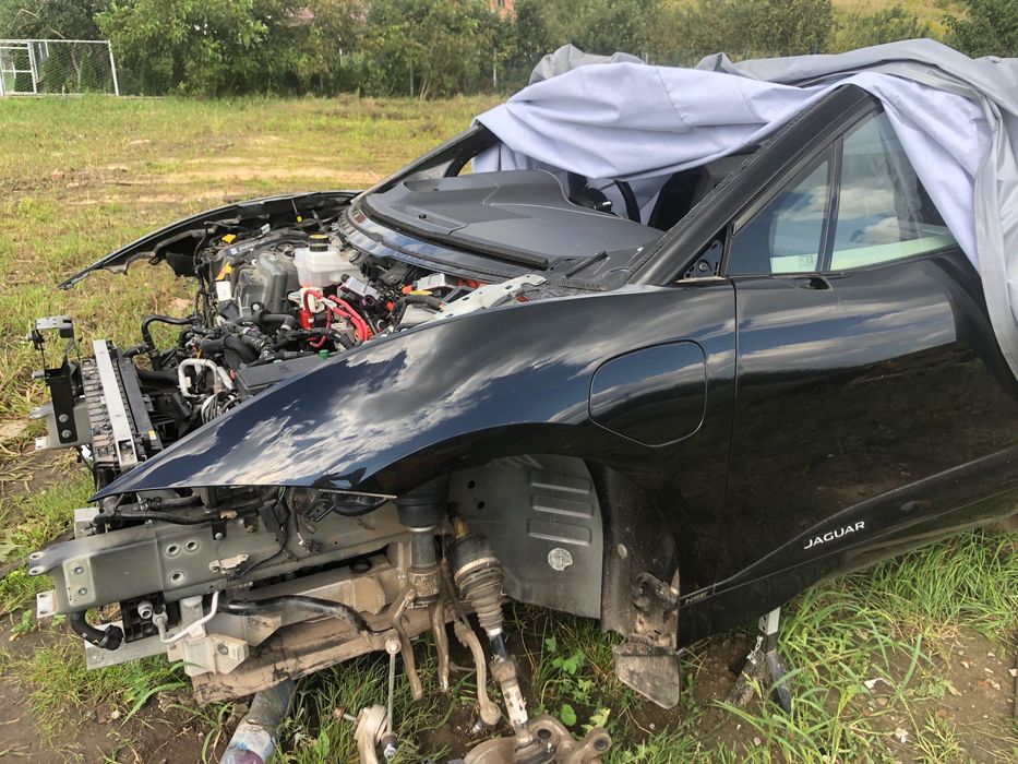 Електричний Ягуар I-pace запчастини у Львові в наявності