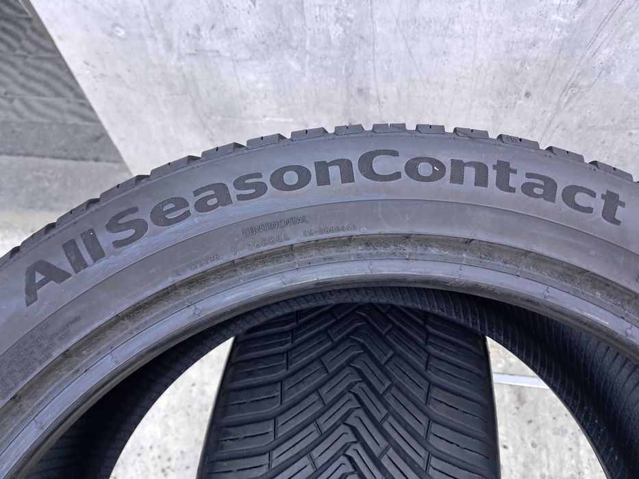Резина зима 80% протектор Continental 245/45 R19 All Season Contact