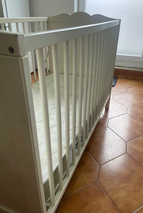 Berço de bebé em ótimo estado