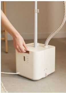 Ferro de engomar a vapor vertical